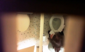 hidden-cam-voyeur-spying-on-amateur-ladies-in-the-toilet